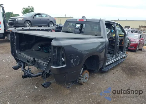 2024 Ram 1500 Laramie 4X4 5'7 Box из США, поврежденный, VIN 1C6SRFJT1RN143900